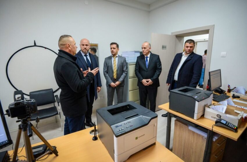  Отворени нови канцеларии на управни служби во ОВР Струга