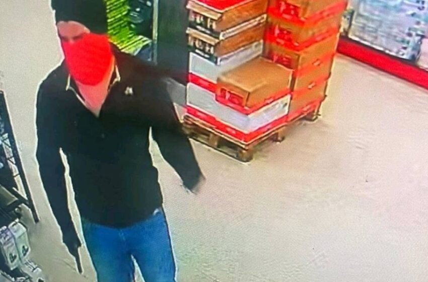  Вооружен разбојник во грабеж во голем маркет во Струга