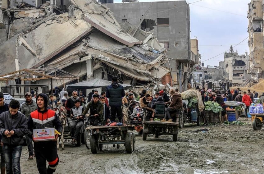  Палестинците во Хан Јунис продолжуваат со секојдневниот живот меѓу урнатините