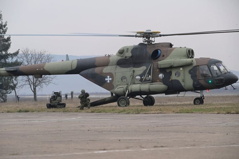  Војската на Србија со хеликоптери ќе ги пренесува повредените од Кочани во Ниш и на ВМА, тим од лекари пратен во Македонија