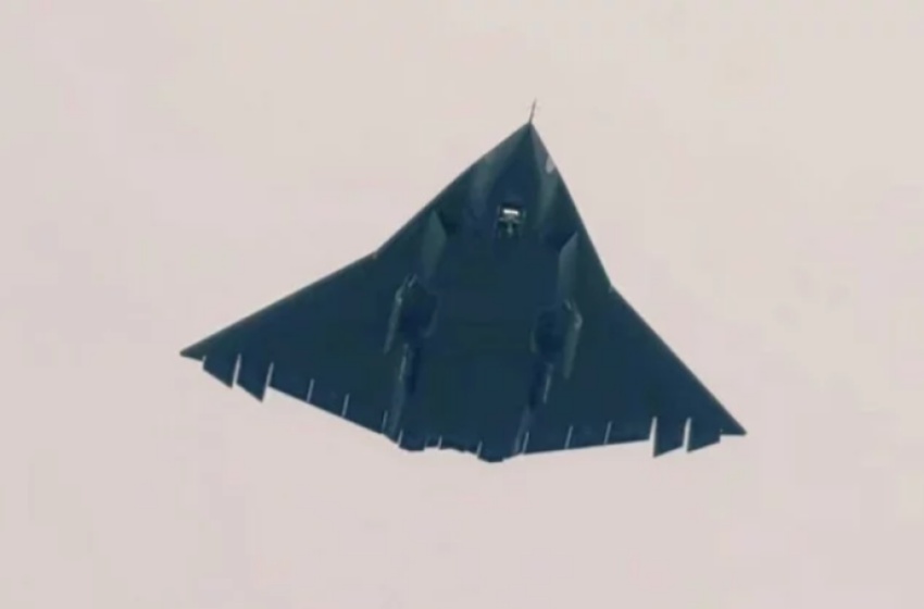  [ВИДЕО] Мистериозен нов кинески авион снимен за време на тест-лет