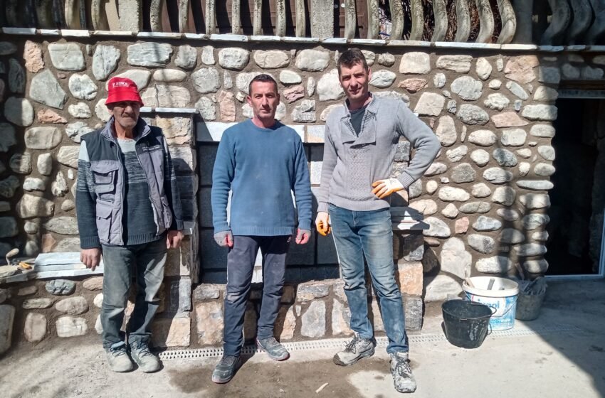  РЕНОВИРАНА НАЈСТАРАТА СЕЛСКА ЧЕШМА ВО ПОДГОРЦИ