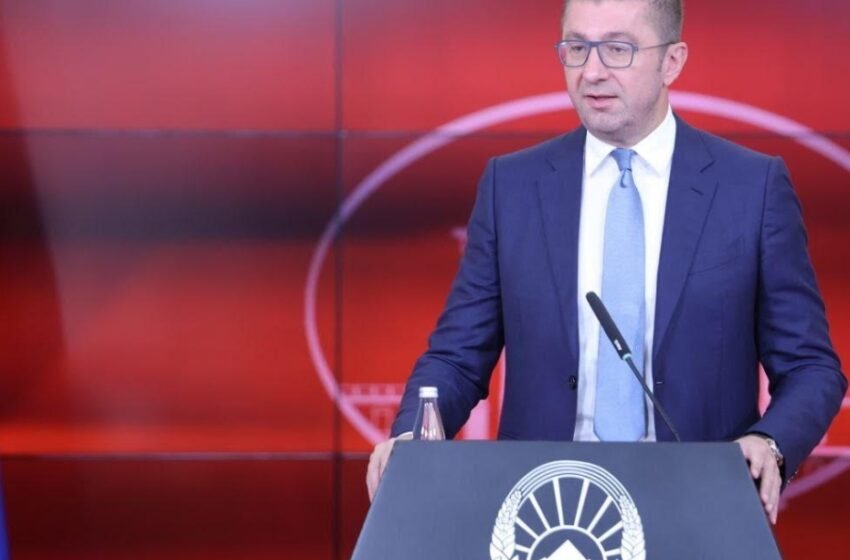  Мицкоски: Наш предизвик и цел како Влада во периодот кој следи, е да го подигнеме социјалниот и економски статус на Ромите