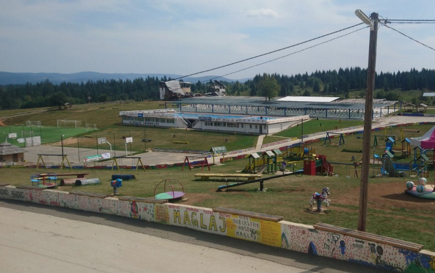  Трагедија во БИХ: Малолетник почина откако врз него падна гол