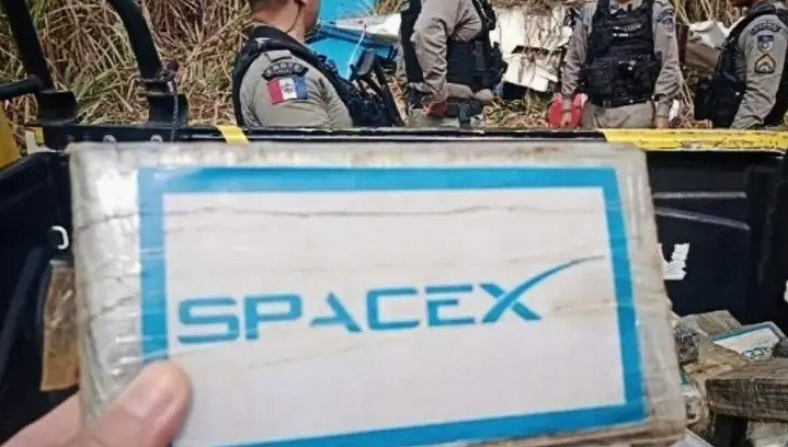  Авион се урна во Бразил, во него пронајдени 200 килограми кокаин спакуван во пакети со лого на „Space X“