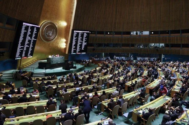  Генералното собрание на ОН усвои декларација за дводржавно решение за Палестина и Израел