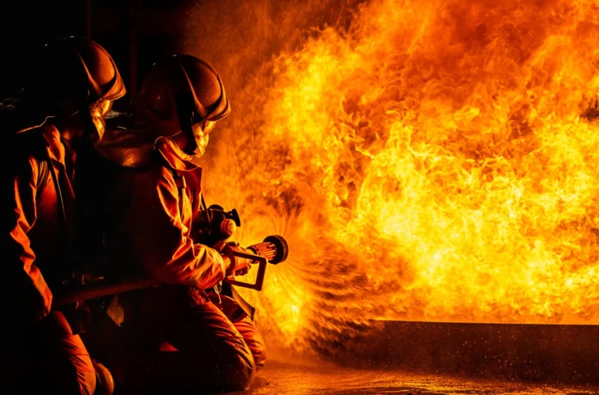  Продолжува борбата против пожарите во Турција, евакуациите се во тек