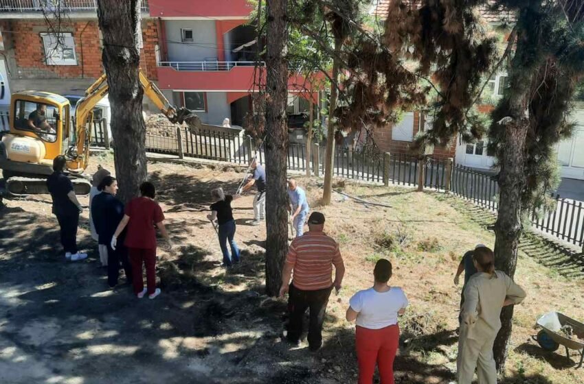  Уреден и исчистен просторот околу Амбулантата во Лабуништа