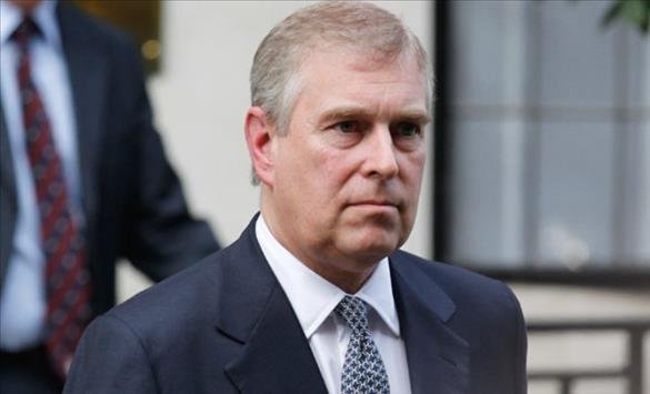  Принцот Ендру се откажа од сите кралски титули