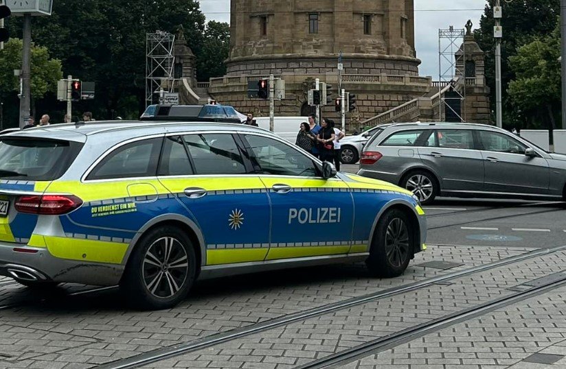  Сo солзавец прскале во тоалет во училиште во Германија, повредени 40 деца