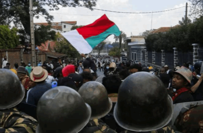  Војската ја презеде власта во Мадагаскар