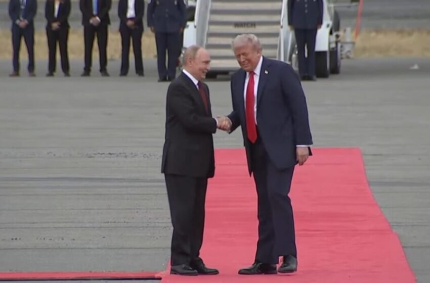  Бугарски министер: Ќе обезбедиме коридор за авионот на Путин до Будимпешта за средба со Трамп