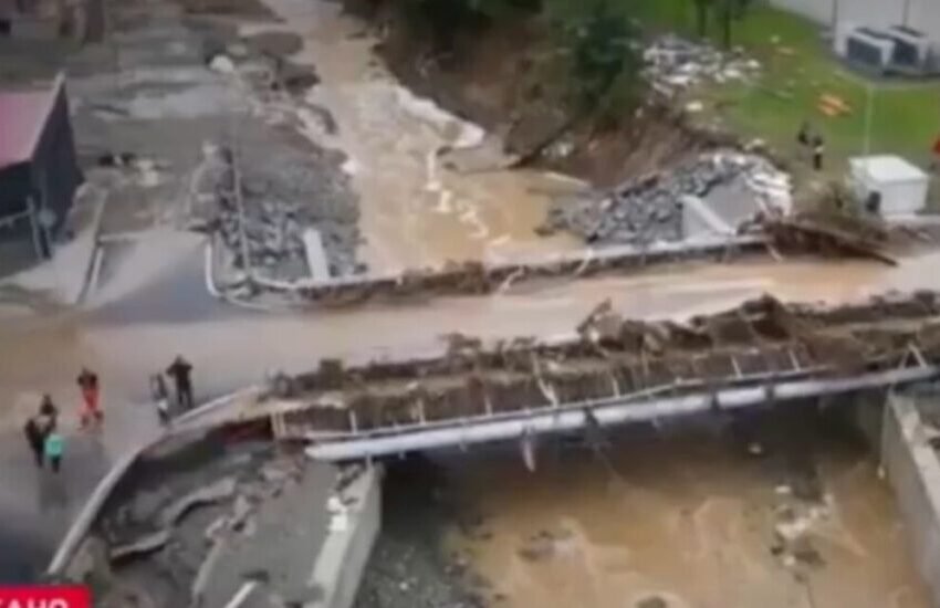  Страшни поплави ја погодија Бугарија, најмалку 4 лица загинаа