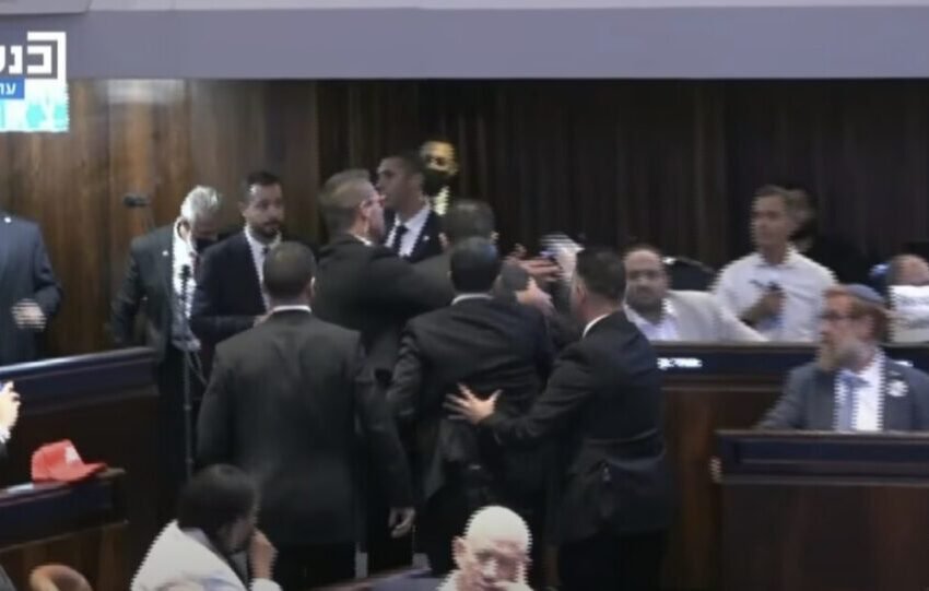  Инцидент за време на говорот на Трамп во Кнесетот, интервенираше обезбедувањето!