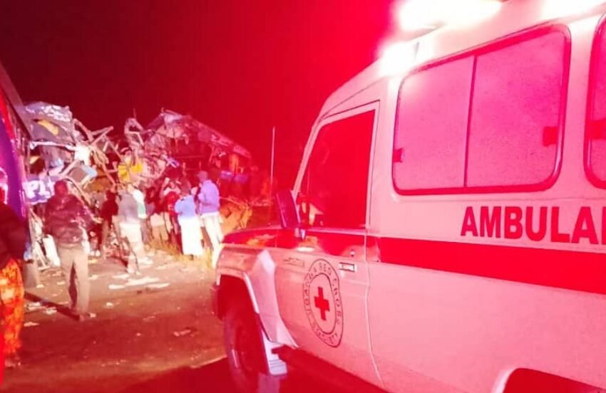  ВИДЕО: Во тешка сообраќајка со повеќе возила во Уганда загинаа повеќе од 60 лица