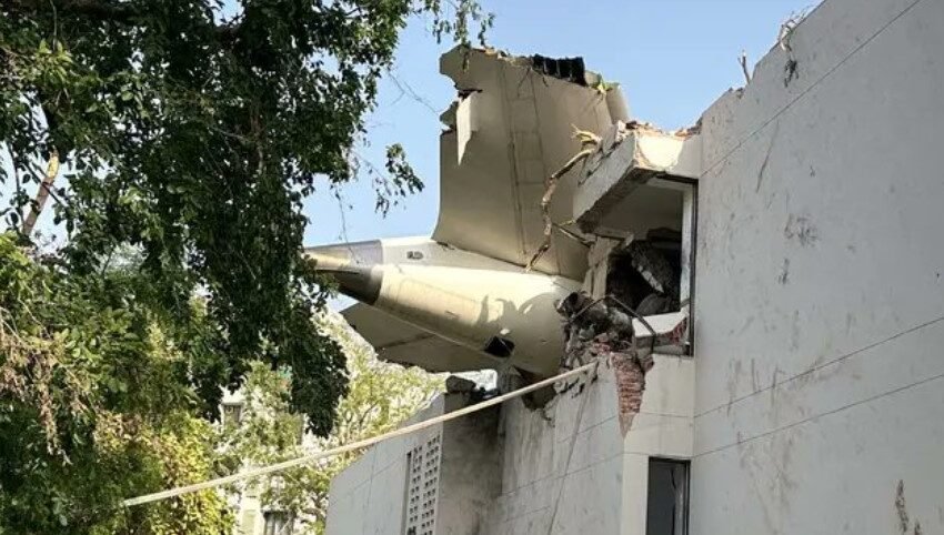  Единствениот преживеан во авионската несреќа на Ер Индија во која загинаа 241 лице: „Не сакам да разговарам со никого“