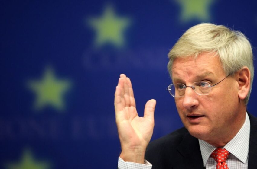  Карл Билд: Сè укажува дека Доналд Трамп ќе ја нападне Венецуела