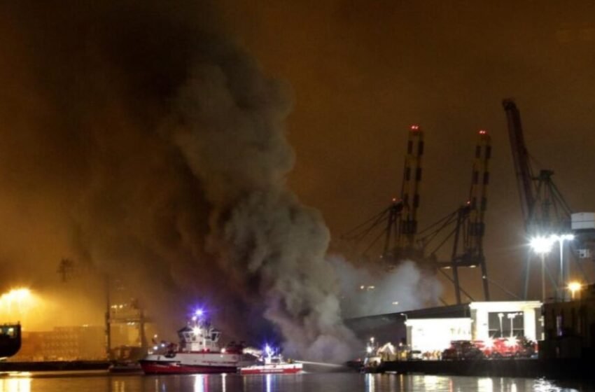  ВИДЕО: Експлозија во пристаништето во Лос Анџелес: Запалени опасни материјали, прогласена вонредна состојба