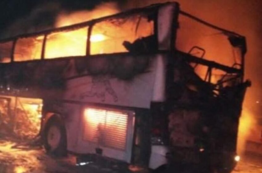  Автобус со 46 индиски аџии целосно изгоре во Саудиска Арабија