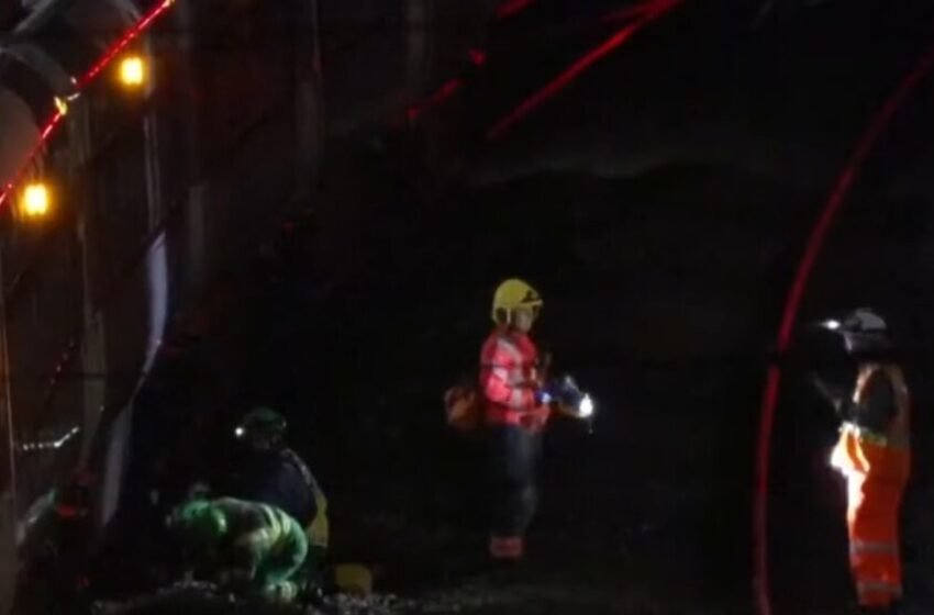  Сведок на нападот со воз во Англија: „Се тропаше на вратите, како да сме во кутија“