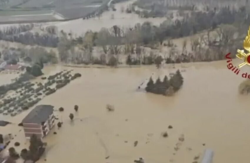  Катастрофа во Италија: Има исчезнати лица, граѓаните бараат засолниште на покривите