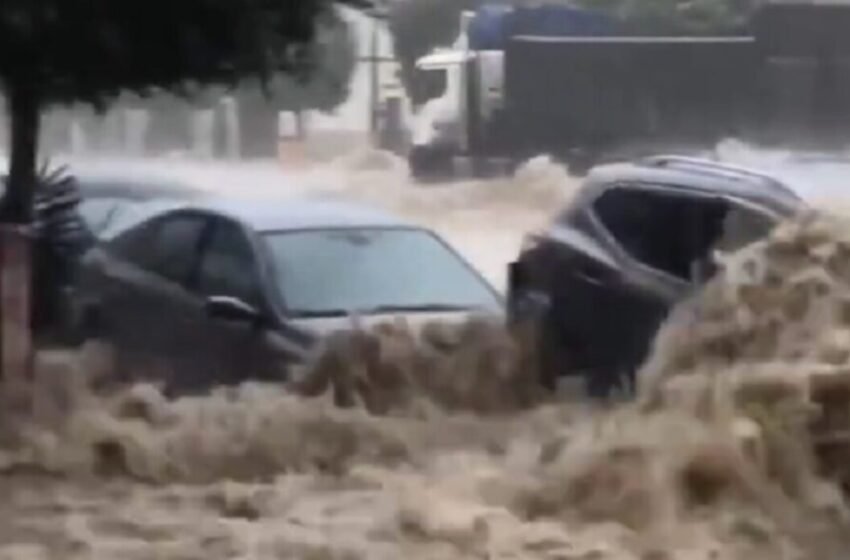  ВИДЕО: Смртоносни поплави го погодија Мароко по години суша