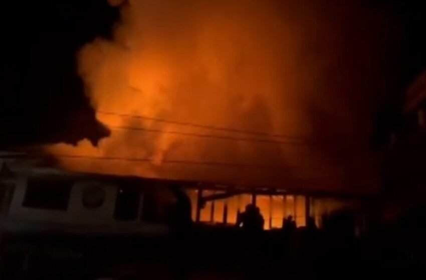  ВИДЕО: Огромен пожар во станбена зграда во Кина, најмалку 12 загинати