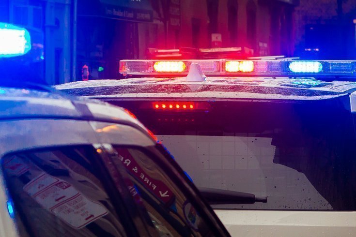  Еден студент убиен, друг тешко ранет во пукање пред студентски дом во САД