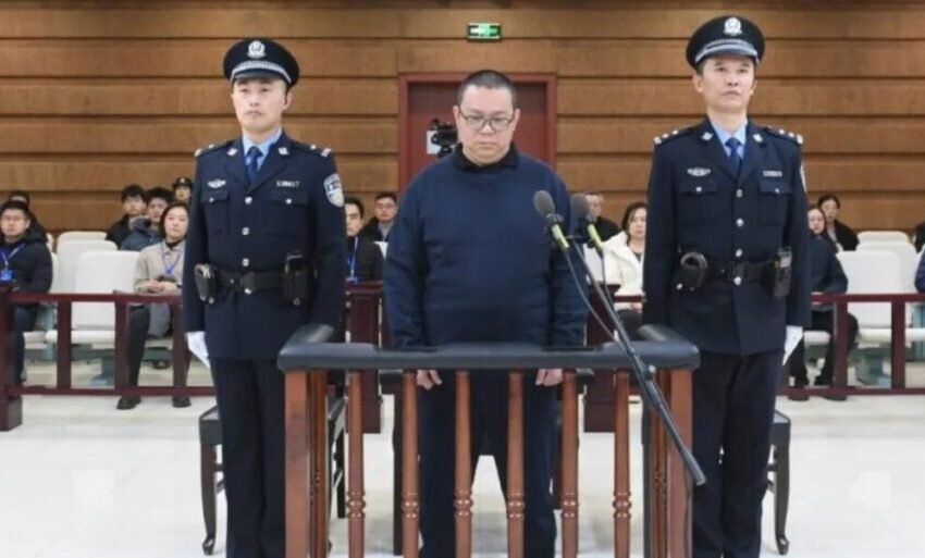  Во Кина погубен поранешен директор поради земање мито