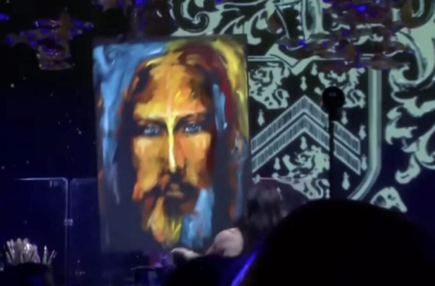  Трамп водеше аукција, портрет на Исус Христос продаден за 2,75 милиони долари