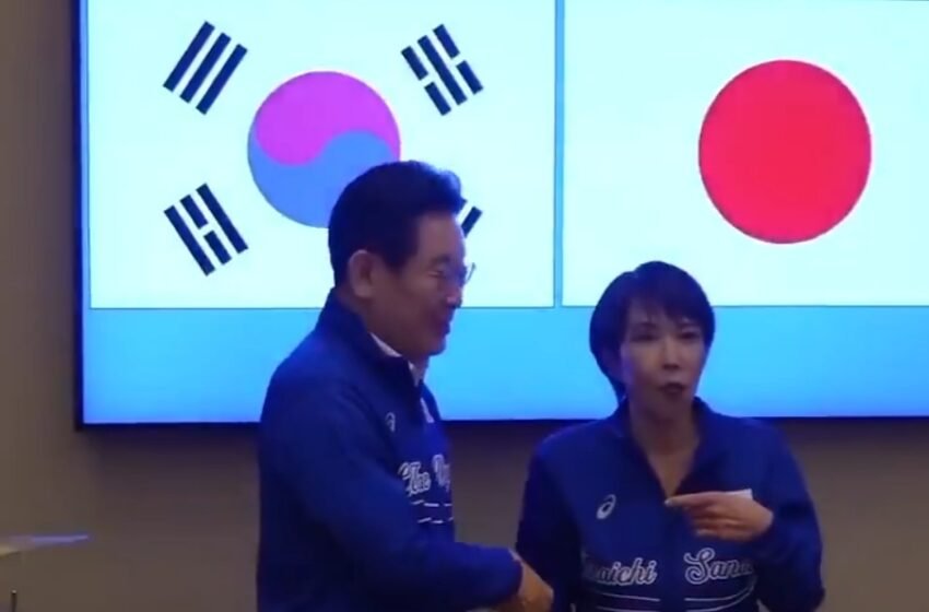  Кога политичарите седнуваат зад тапаните: Подарок на јужнокорејскиот претседател за јапонскaта премиерка Такаичи