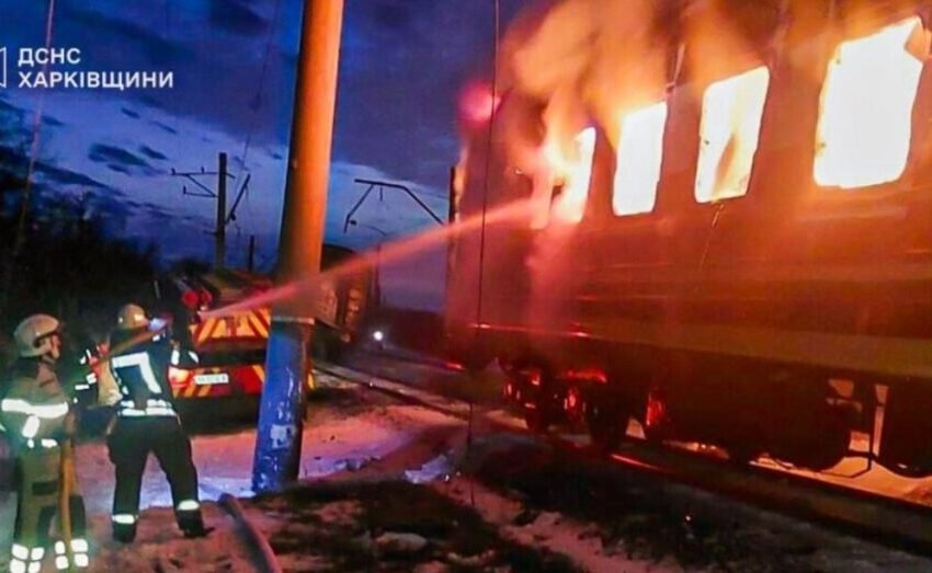  Пет лица загинаа во руски напад на патнички воз во Украина – Зеленски: Ова е терористички чин