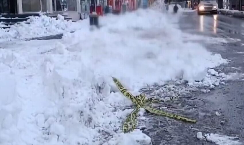  ВОЗНЕМИРУВАЧКО ВИДЕО: Снежен нанос падна од покрив и усмрти девојка во Турција