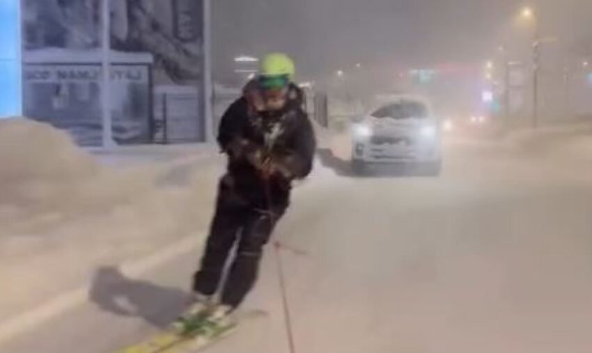 ВИДЕО: Човек скија низ улиците на Сараево, но заработи казна