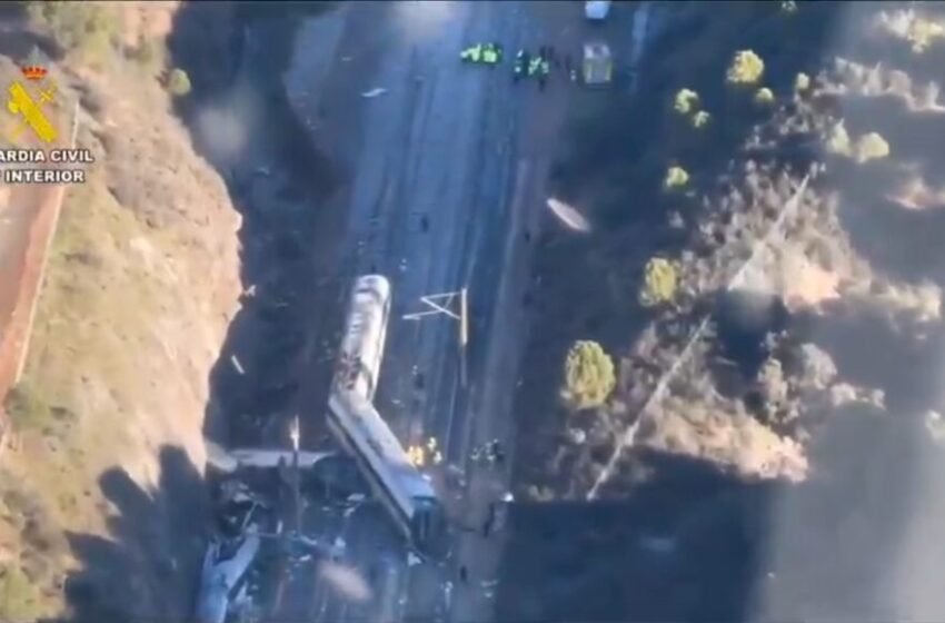  Судир со над 200 километри на час: Драматични сведоштва на патниците по тешката железничка несреќа во Шпанија
