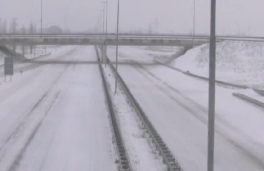  Студен бран ја зафати Европа: Откажани летови, затворени патишта и загинати во сообраќајки