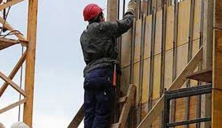  Дозволите за работа за барателите на азил во САД би можеле да бидат суспендирани „многу години“