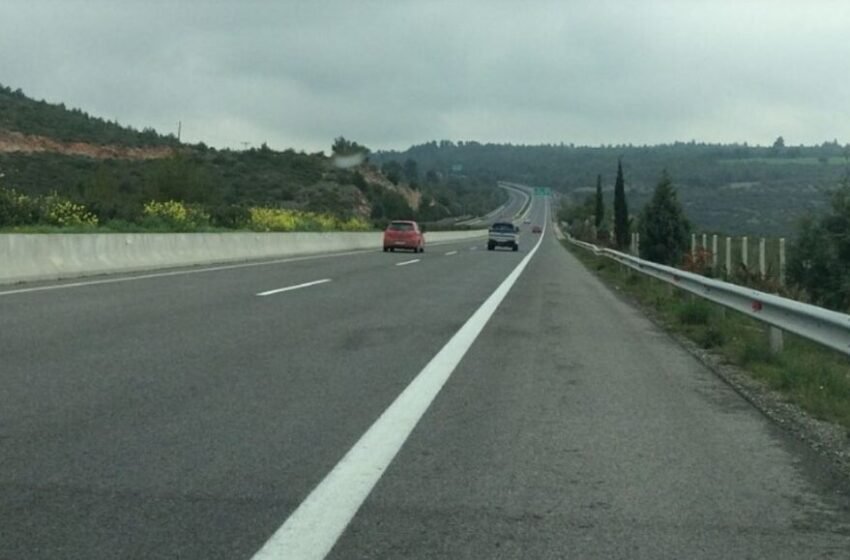  ВНИМАНИЕ ЗА ТУРИСТИТЕ ВО ГРЦИЈА: Ќе се казнува и ако возите бавно на автопат!