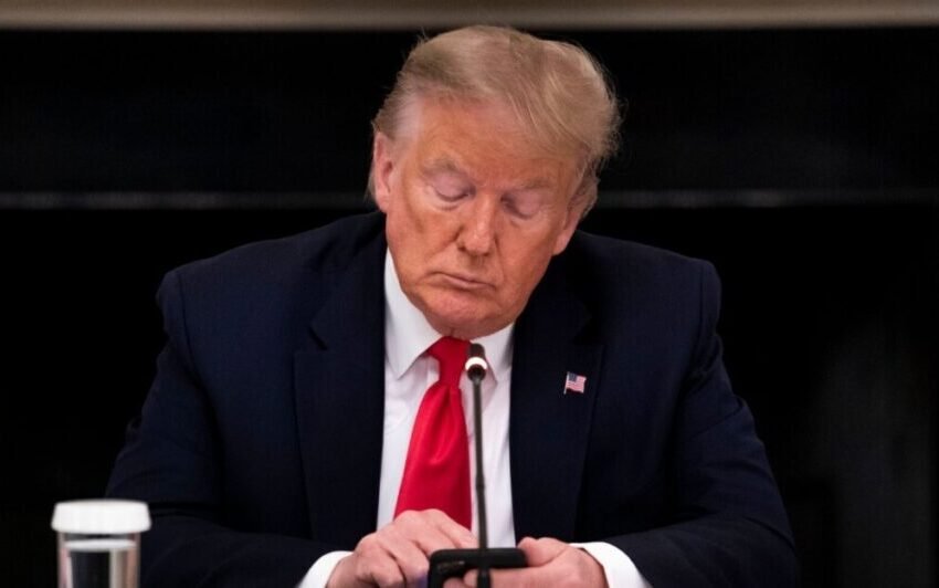  ВИДЕО Патнички авион го загрози Трамп полетувајќи истовремено со претседателскиот хеликоптер